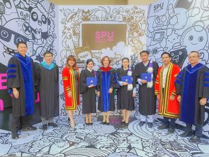 พิธีประสาทปริญญาบัตร ระดับบัณฑิตศีกษา 13