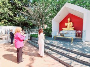สักการะสิ่งศักดิ์สิทธิ์ประจำมหาวิทยาลัย 7