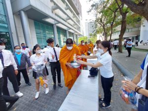 ร่วมทำบุญตักบาตร วันมาฆบูชา 5