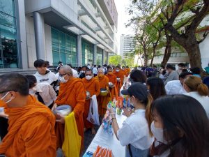 ร่วมทำบุญตักบาตร วันมาฆบูชา 3