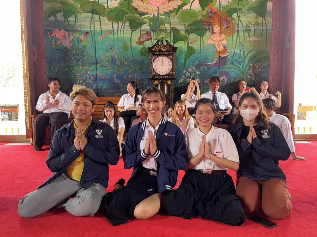 ว.โลจิสติกส์ฯ ร่วมถวายเทียนพรรษา เนื่องในโอกาส "วันอาสาฬหบูชาและวันเข้าพรรษา" ประจำปี 2566 1