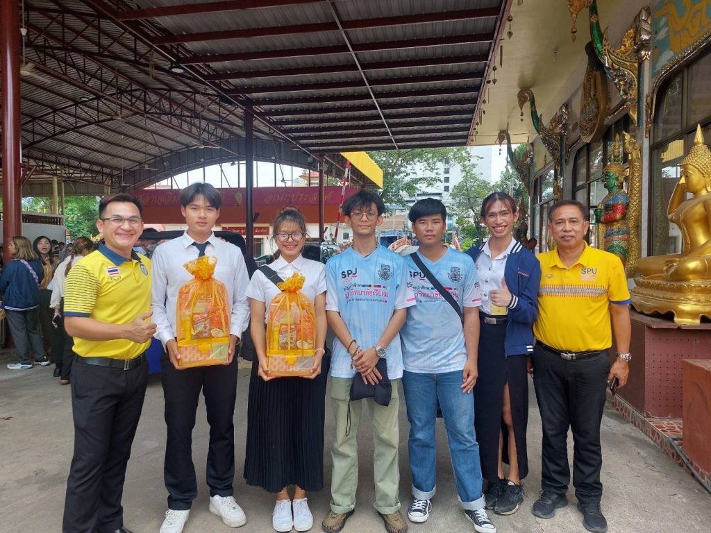 ว.โลจิสติกส์ฯ ร่วมถวายเทียนพรรษา เนื่องในโอกาส "วันอาสาฬหบูชาและวันเข้าพรรษา" ประจำปี 2566 5