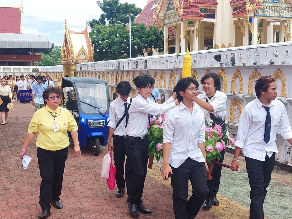 ว.โลจิสติกส์ฯ ร่วมถวายเทียนพรรษา เนื่องในโอกาส "วันอาสาฬหบูชาและวันเข้าพรรษา" ประจำปี 2566 6