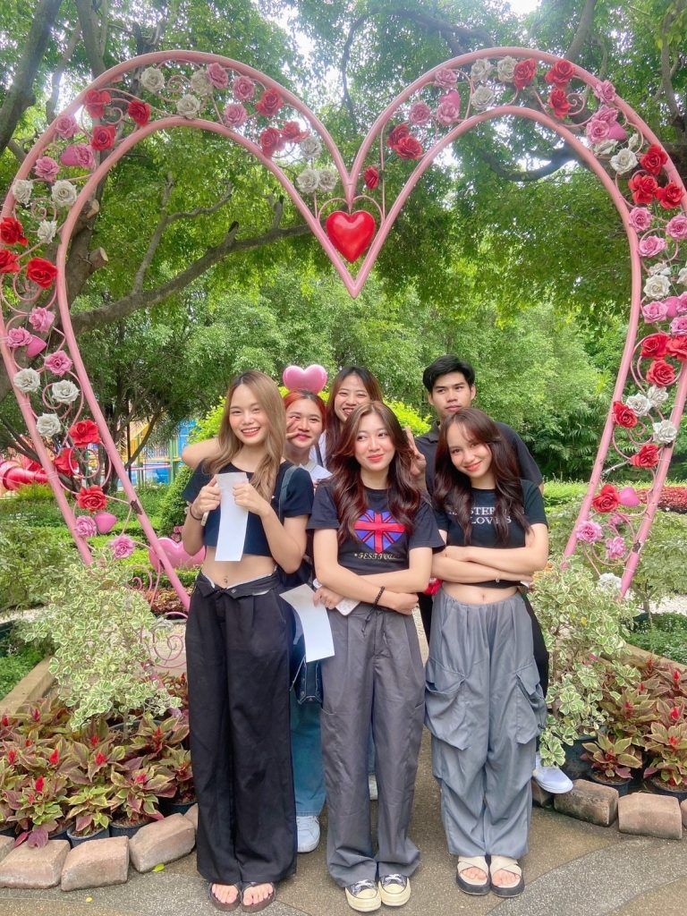 Walk With Me LSC ตะลุย...Dream World 13