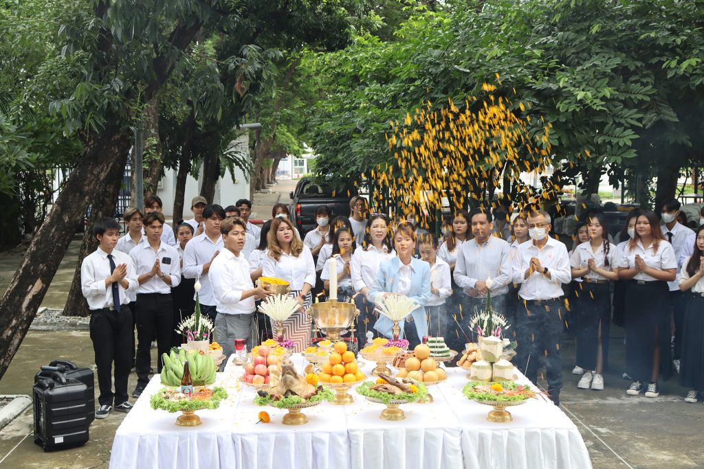 พิธีบวงสรวงศาลพระภูมิเจ้าที่ และศาลตา-ยาย ประจำมหาวิทยาลัย 26