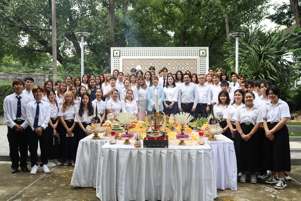 พิธีบวงสรวงศาลพระภูมิเจ้าที่ และศาลตา-ยาย ประจำมหาวิทยาลัย 32