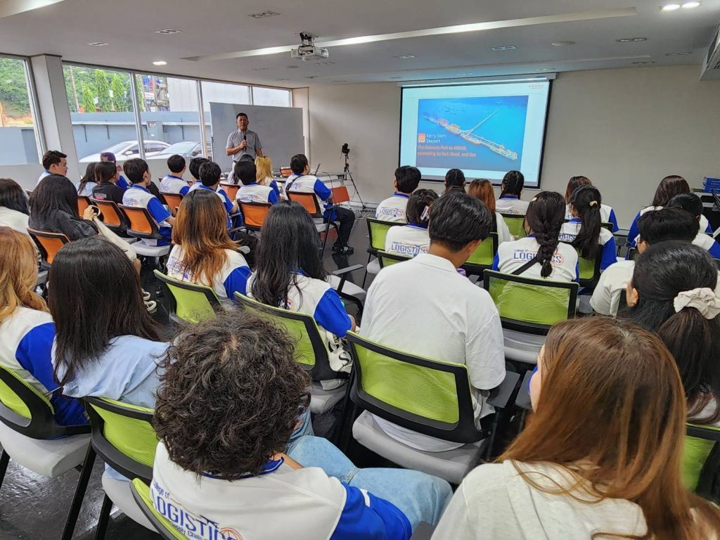 Dek Logistics เปิดประสบการณ์เรียนรู้นอกห้องเรียน @Chonburi 17