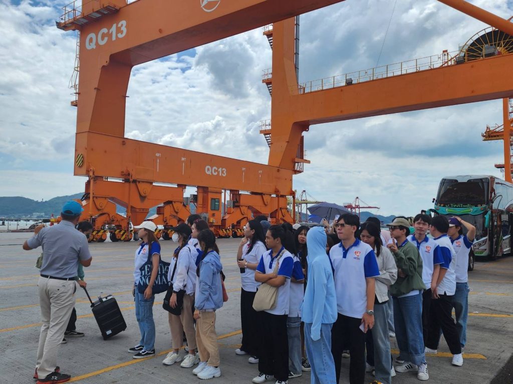Dek Logistics เปิดประสบการณ์เรียนรู้นอกห้องเรียน @Chonburi 18