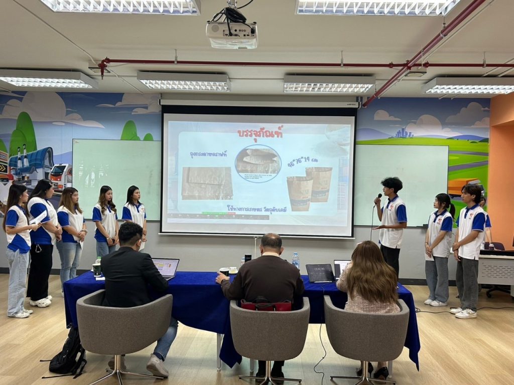 Dekโลจิสติกส์ นำเสนอ Project กลุ่มวิชาโลจิสติกส์เพื่อการนำเข้าและส่งออก 18