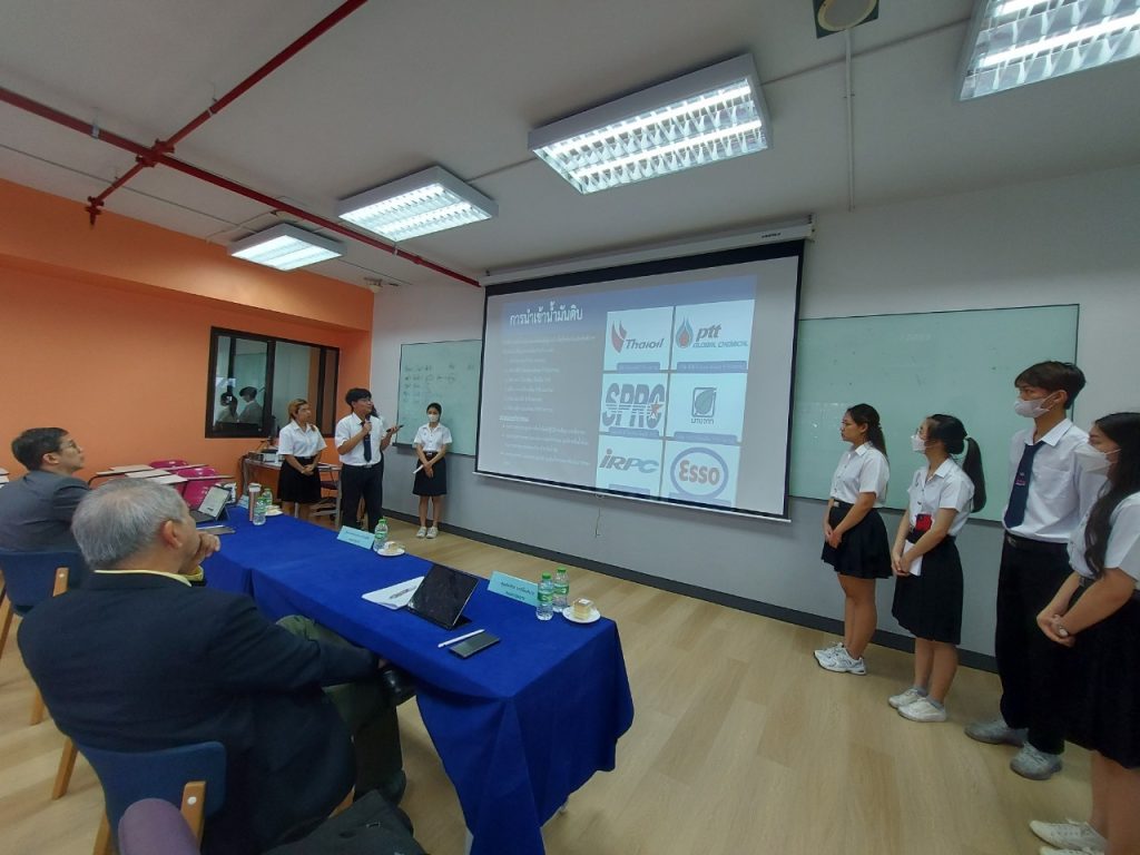 Dekโลจิสติกส์ นำเสนอ Project กลุ่มวิชาโลจิสติกส์เพื่อการนำเข้าและส่งออก 2