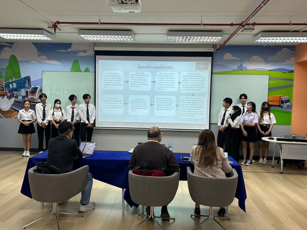 Dekโลจิสติกส์ นำเสนอ Project กลุ่มวิชาโลจิสติกส์เพื่อการนำเข้าและส่งออก 22