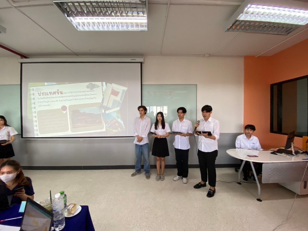 Dekโลจิสติกส์ นำเสนอ Project กลุ่มวิชาโลจิสติกส์เพื่อการนำเข้าและส่งออก 31
