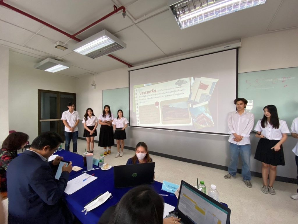 Dekโลจิสติกส์ นำเสนอ Project กลุ่มวิชาโลจิสติกส์เพื่อการนำเข้าและส่งออก 32