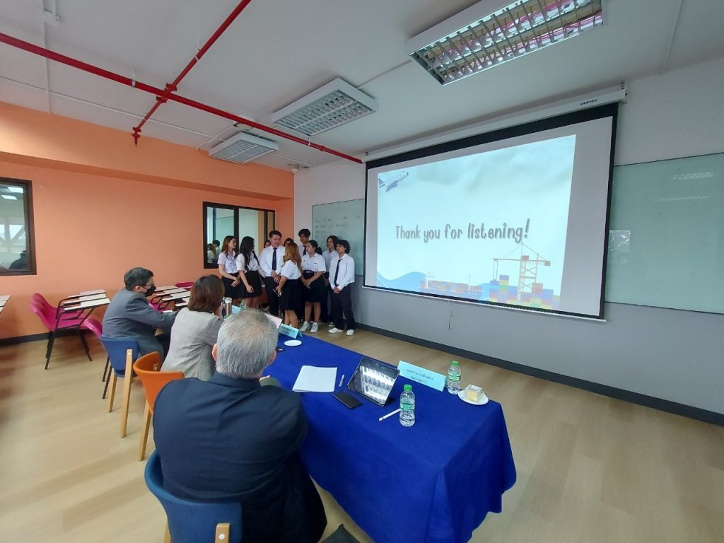 Dekโลจิสติกส์ นำเสนอ Project กลุ่มวิชาโลจิสติกส์เพื่อการนำเข้าและส่งออก 9