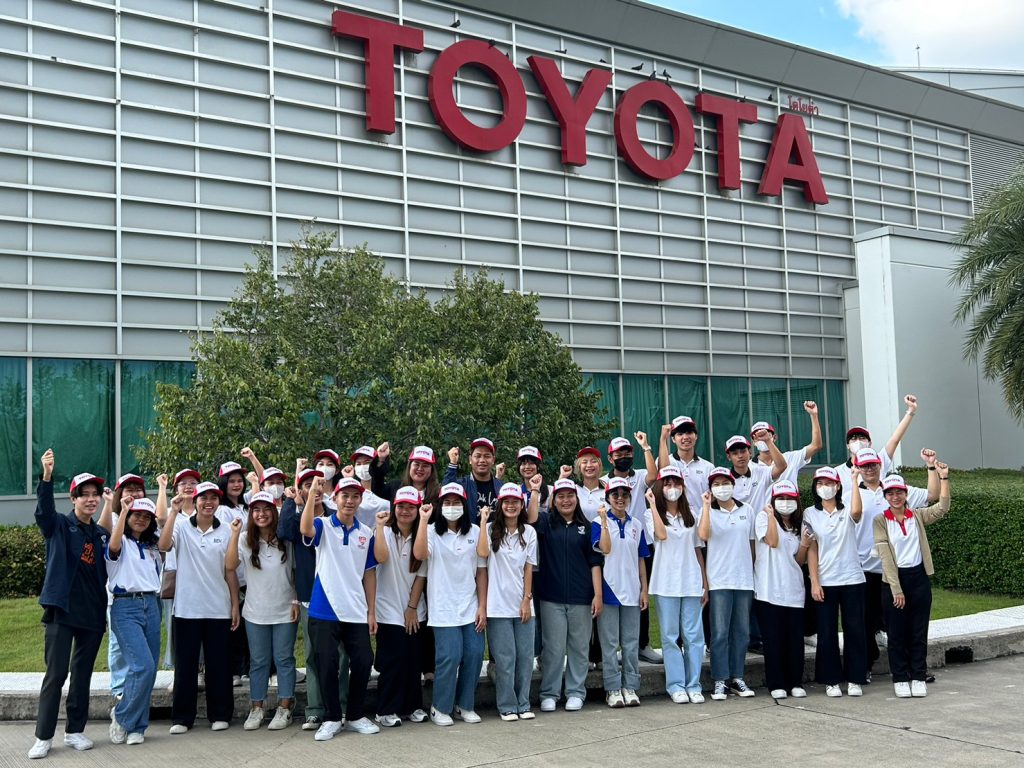 Dek Logistics SPU เยี่ยมชมโรงงานประกอบรถยนต์โตโยต้า (บ้านโพธิ์) 9