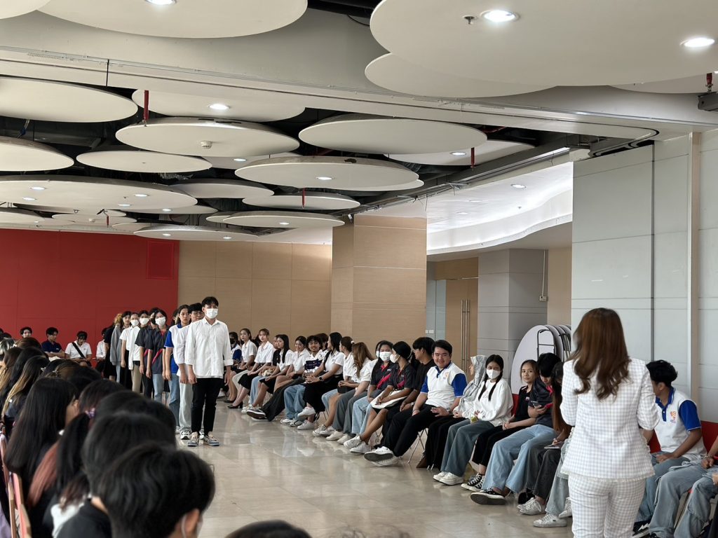 Dek Logistics SPU พัฒนาบุคลิกภาพเสริมภาพลักษณ์สู่วัยทำงานรุ่นใหม่ 13
