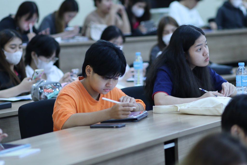 Logistics SPU เปิดเวทีเสวนา "โอกาสโลจิสติกส์ไทย: การส่งออกไม้ล้อมไปประเทศซาอุดิอาระเบียและกลุ่ม GCC 15