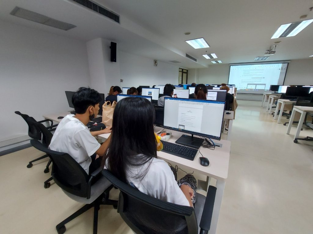 Logistics SPU จัดอบรม Generative AI for Create Logistics Proposal 23