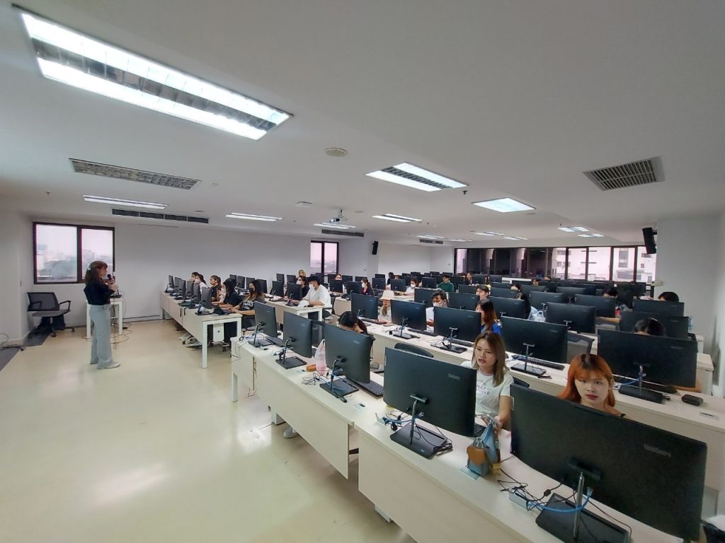 Logistics SPU จัดอบรม Generative AI for Create Logistics Proposal 3
