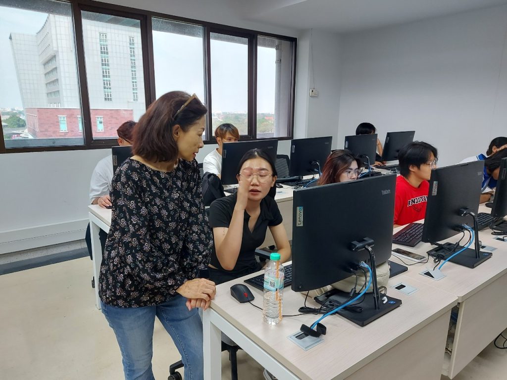 Logistics SPU จัดอบรม Generative AI for Create Logistics Proposal 36