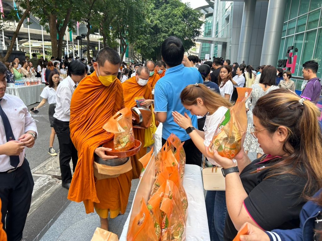 Logistics SPU ร่วมสืบสานประเพณีวันสำคัญทางพระพุทธศาสนา วันมาฆบูชา 12