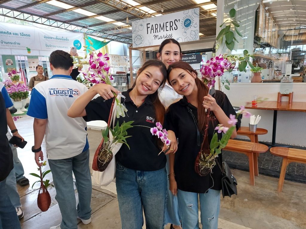 Dek Logistics ศึกษาดูงาน ณ สวนกล้วยไม้ แอร์ออร์คิดส์ 55