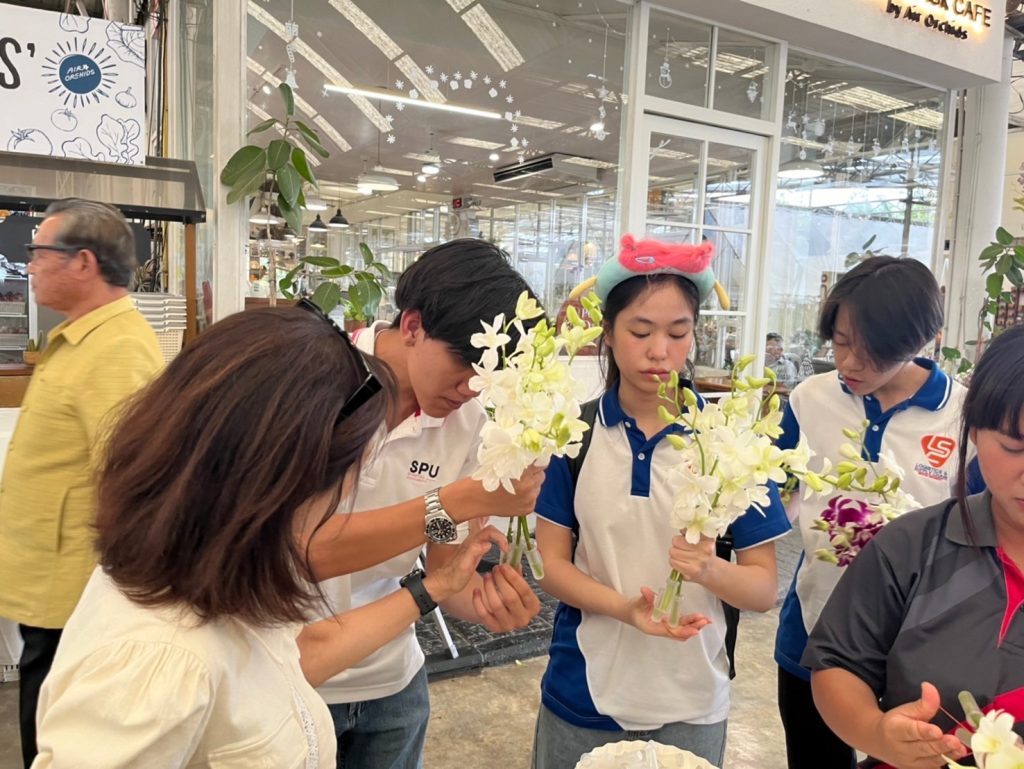 Dek Logistics ศึกษาดูงาน ณ สวนกล้วยไม้ แอร์ออร์คิดส์ 9