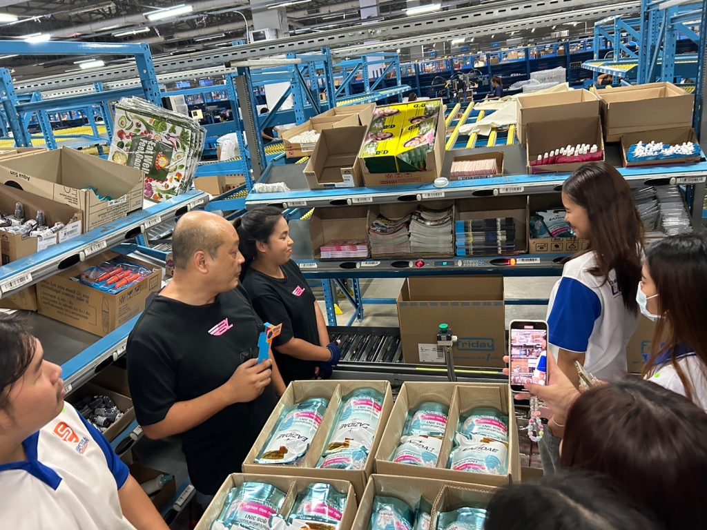Dek Logistics ศึกษาดูงาน Betterland Distribution Center 26