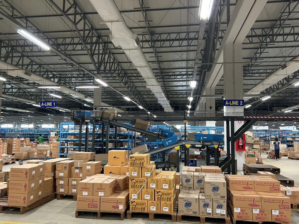 Dek Logistics ศึกษาดูงาน Betterland Distribution Center 21