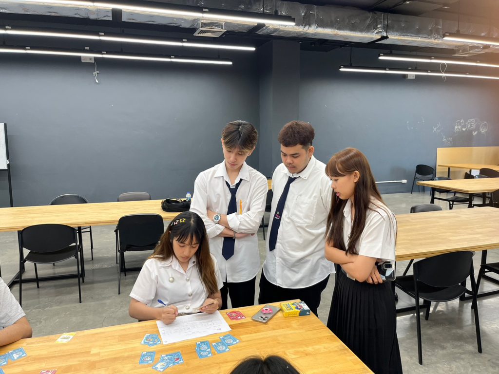 Dek Logistics คว้ารางวัลการแข่งขันการเล่นเกม Board Game 13