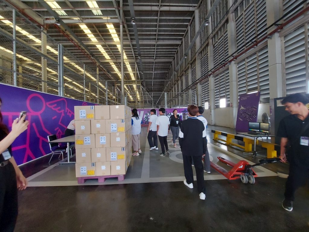 เรียนกับตัวจริงประสบการณ์จริง DekLogistics ตะลุยบุกคลังสินค้าการบินไทย 19