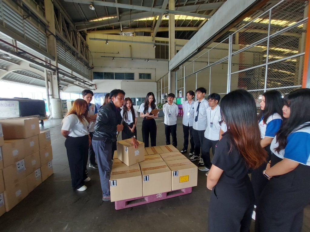 เรียนกับตัวจริงประสบการณ์จริง DekLogistics ตะลุยบุกคลังสินค้าการบินไทย 23