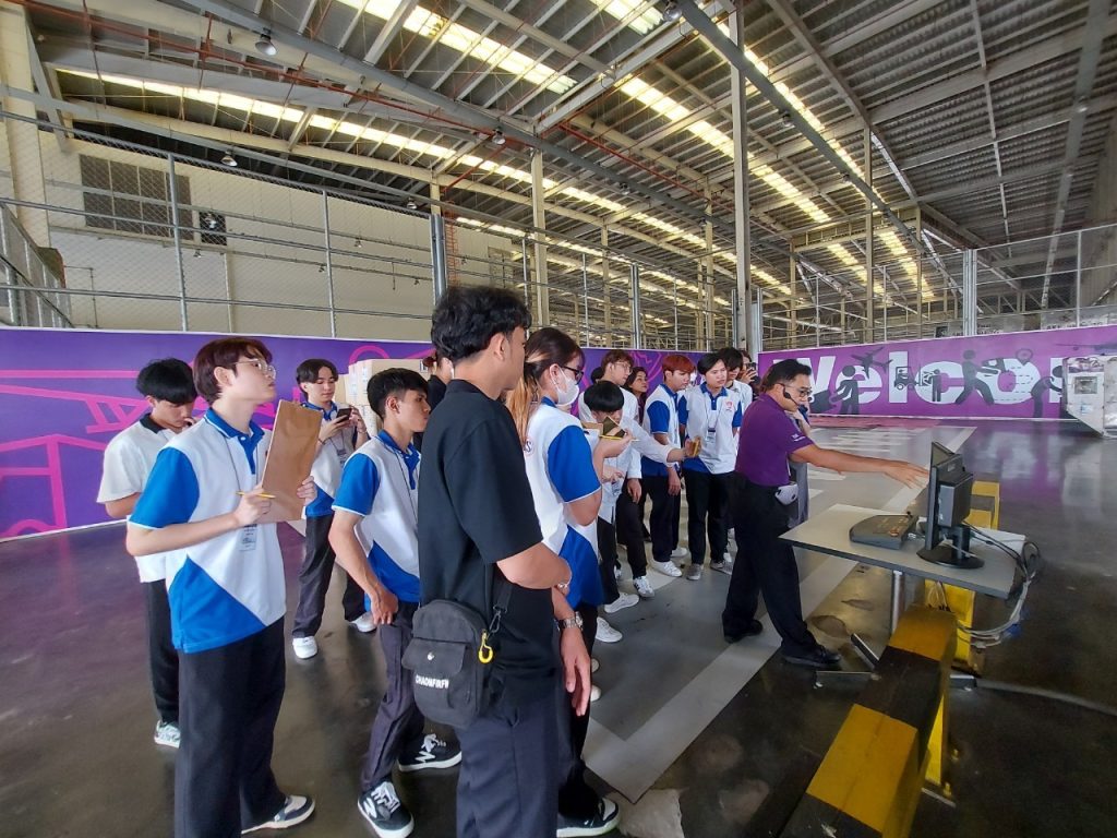 เรียนกับตัวจริงประสบการณ์จริง DekLogistics ตะลุยบุกคลังสินค้าการบินไทย 26