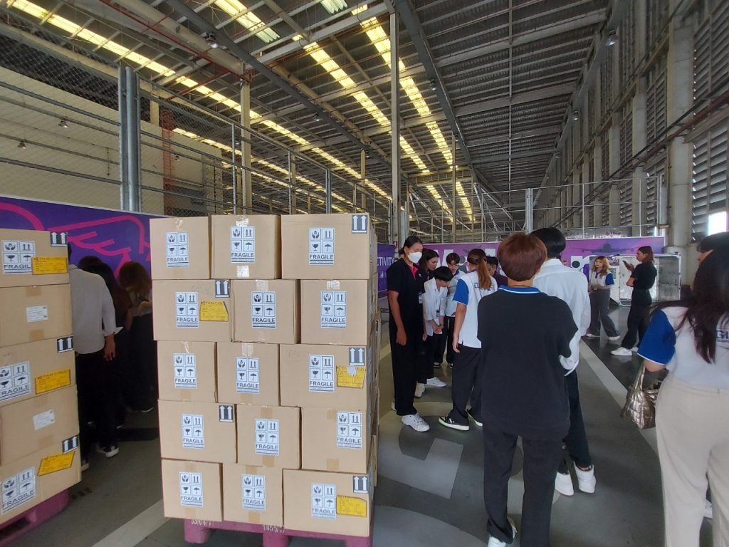 เรียนกับตัวจริงประสบการณ์จริง DekLogistics ตะลุยบุกคลังสินค้าการบินไทย 29