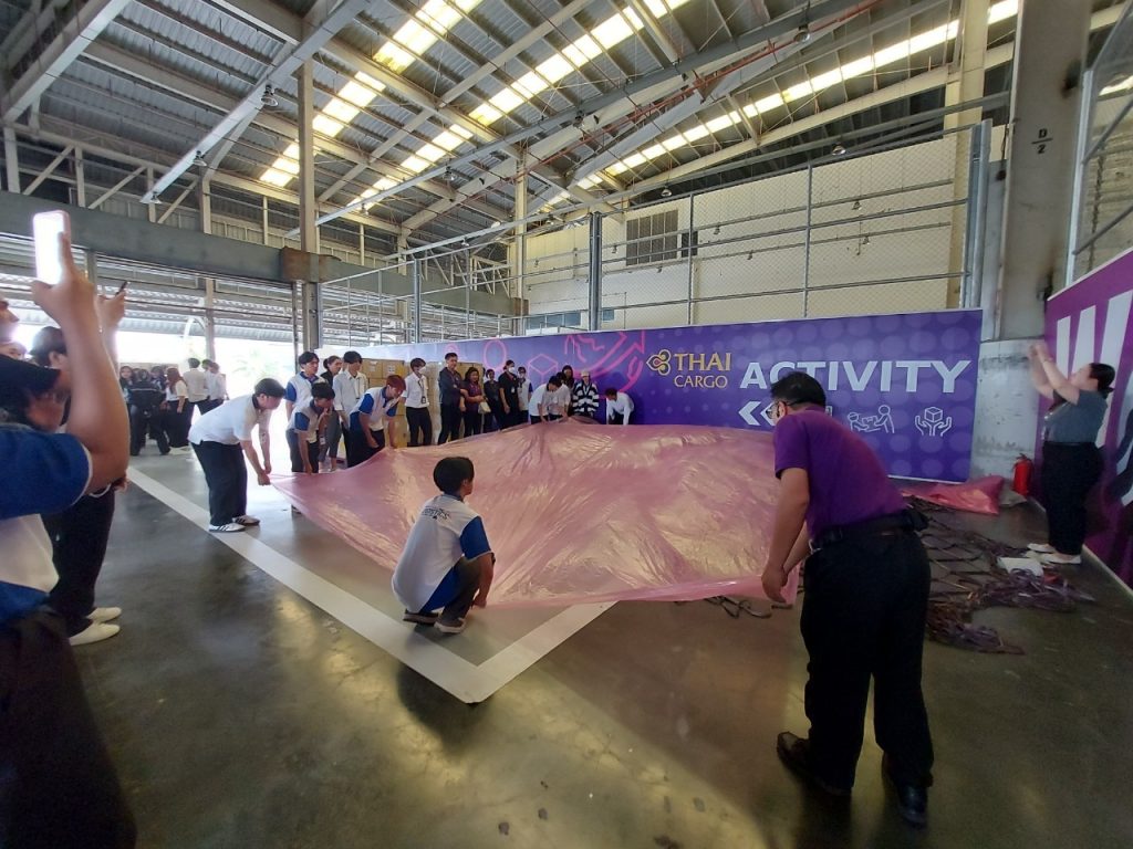 เรียนกับตัวจริงประสบการณ์จริง DekLogistics ตะลุยบุกคลังสินค้าการบินไทย 35