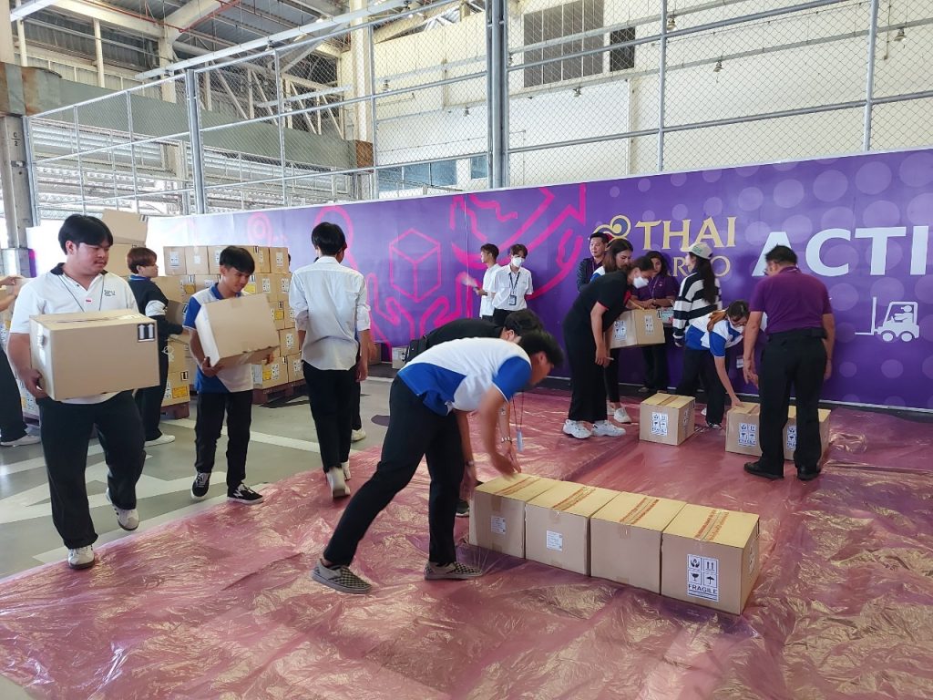 เรียนกับตัวจริงประสบการณ์จริง DekLogistics ตะลุยบุกคลังสินค้าการบินไทย 36