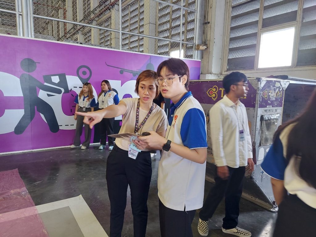 เรียนกับตัวจริงประสบการณ์จริง DekLogistics ตะลุยบุกคลังสินค้าการบินไทย 37