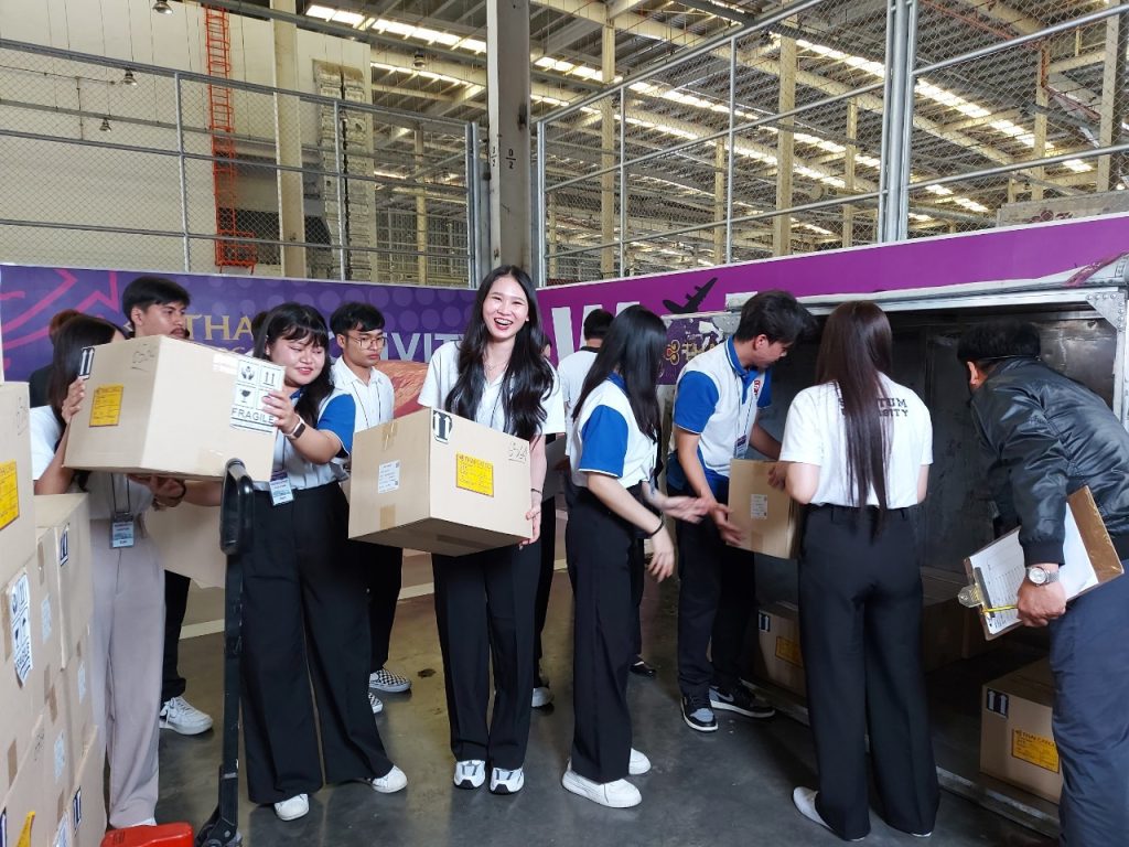 เรียนกับตัวจริงประสบการณ์จริง DekLogistics ตะลุยบุกคลังสินค้าการบินไทย 42