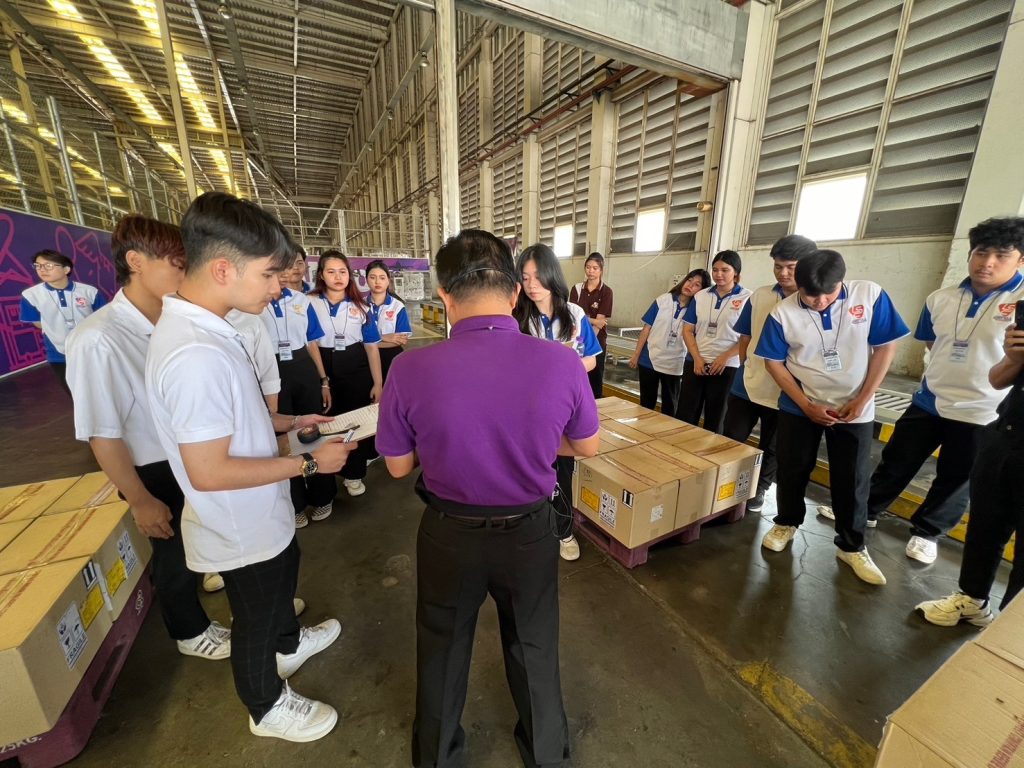 เรียนกับตัวจริงประสบการณ์จริง DekLogistics ตะลุยบุกคลังสินค้าการบินไทย 48