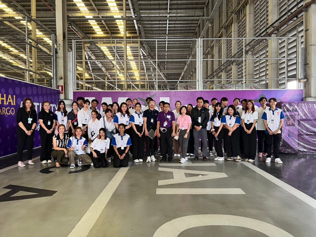 เรียนกับตัวจริงประสบการณ์จริง DekLogistics ตะลุยบุกคลังสินค้าการบินไทย 61