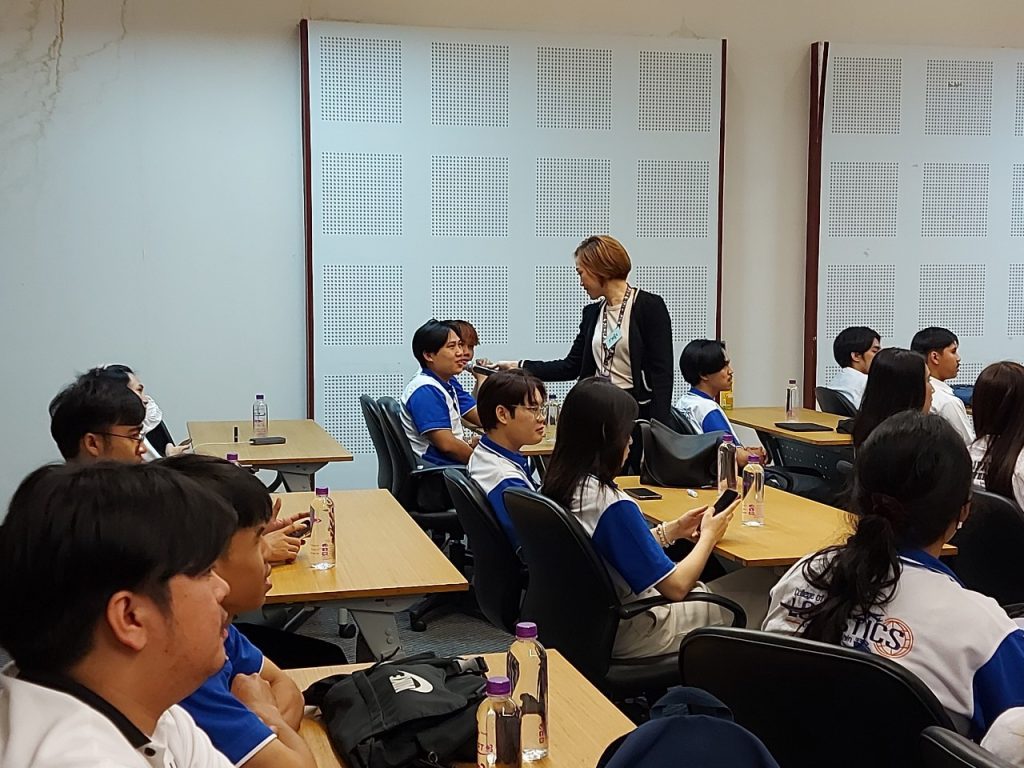 เรียนกับตัวจริงประสบการณ์จริง DekLogistics ตะลุยบุกคลังสินค้าการบินไทย 15