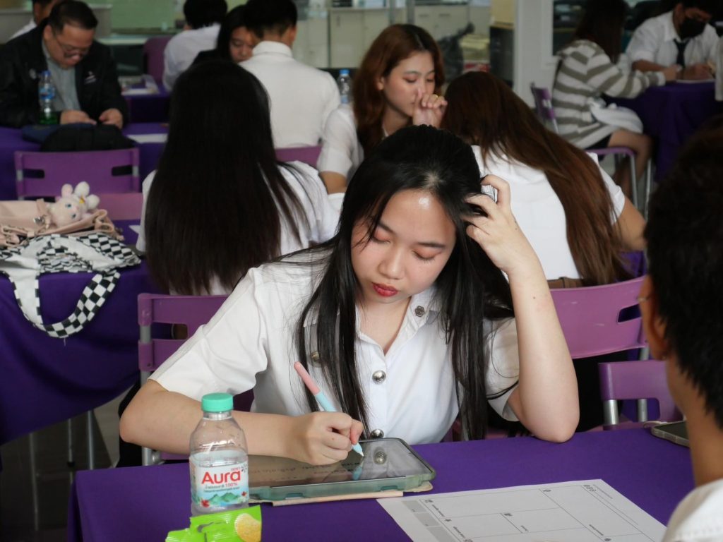 ทีม #DekSPU ร่วมอบรมการเขียนแผนธุรกิจด้วย Lean Canvas ภายใต้โครงการ Innovative Health and Beauty Startup Driving to the future 7