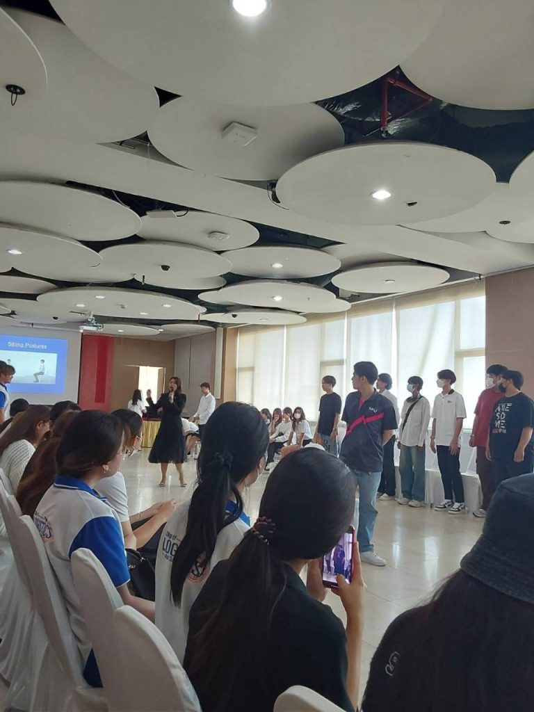 DekLogistics SPU พัฒนาบุคลิกภาพเสริมภาพลักษณ์สู่วัยทำงานรุ่นใหม่ 5