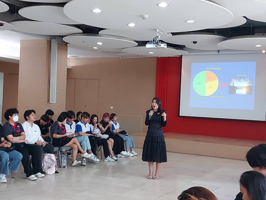 DekLogistics SPU พัฒนาบุคลิกภาพเสริมภาพลักษณ์สู่วัยทำงานรุ่นใหม่ 17