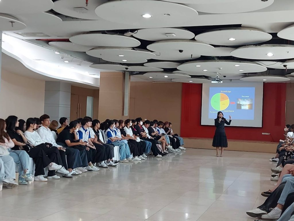 DekLogistics SPU พัฒนาบุคลิกภาพเสริมภาพลักษณ์สู่วัยทำงานรุ่นใหม่ 20