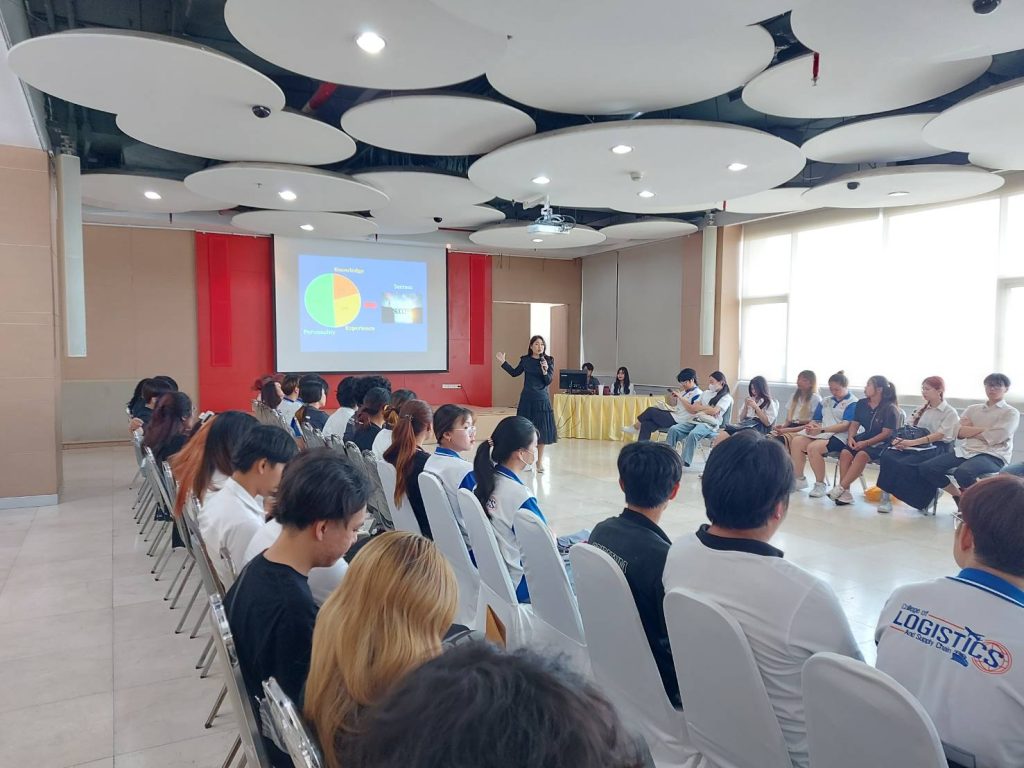 DekLogistics SPU พัฒนาบุคลิกภาพเสริมภาพลักษณ์สู่วัยทำงานรุ่นใหม่ 22