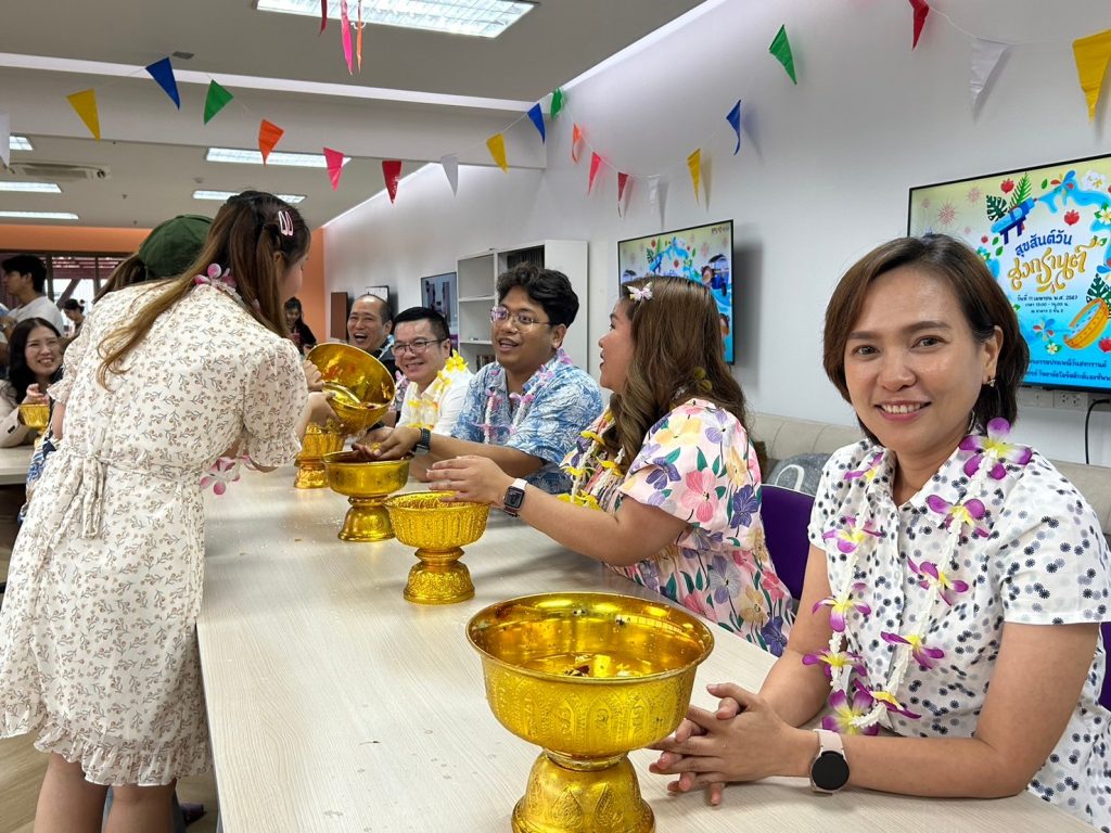 Logistics SPU สืบสานประเพณีวัฒนธรรม 17
