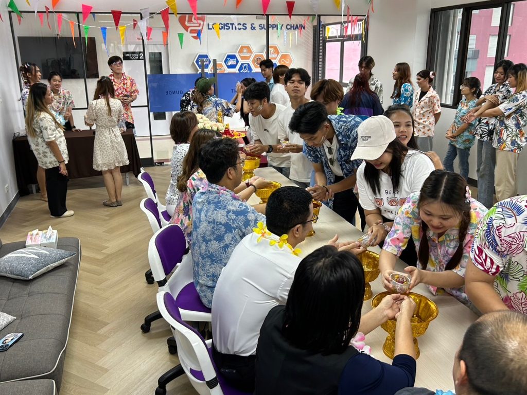 Logistics SPU สืบสานประเพณีวัฒนธรรม 33