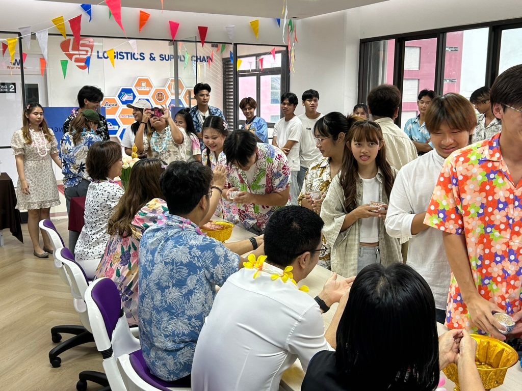 Logistics SPU สืบสานประเพณีวัฒนธรรม 36