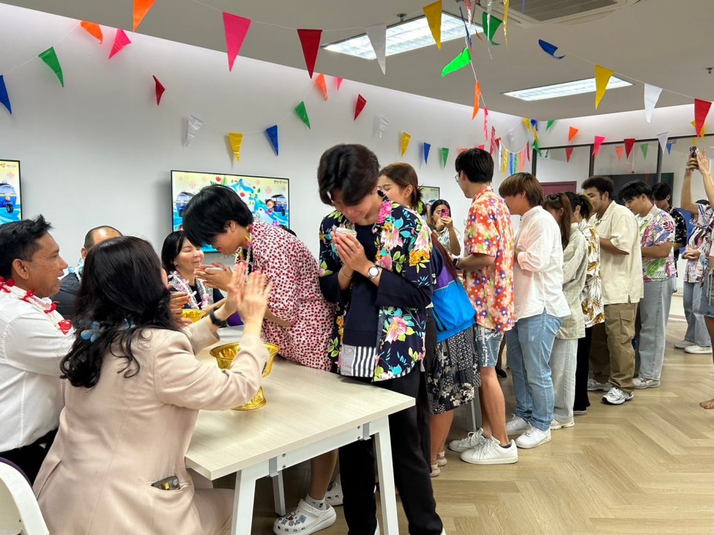 Logistics SPU สืบสานประเพณีวัฒนธรรม 43